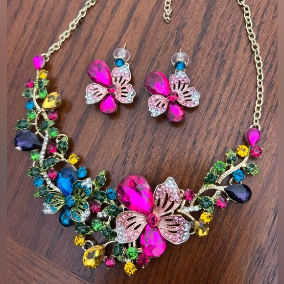 Aratta Colorful Floral Rhinestone Statement Necklace and Earring Set - Picture 6 of 7